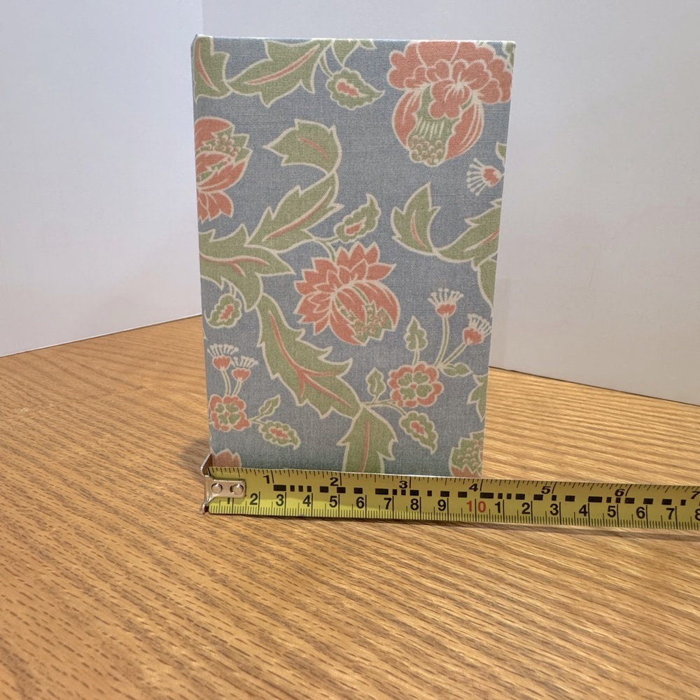 Avon Vintage Floral 1984 Presidents Club address and date notebook NWOB - Picture 3 of 8